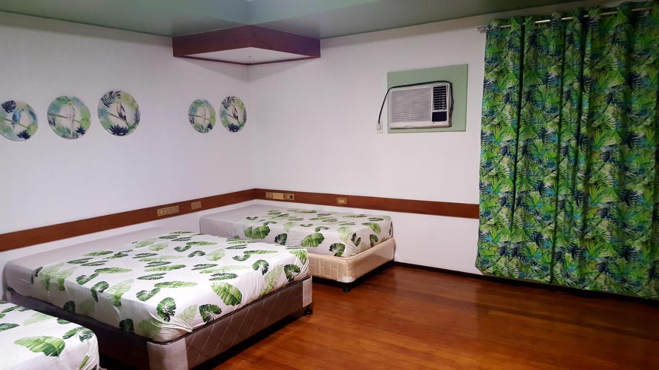 Naps & Maps Hostel Cebu Esterno foto