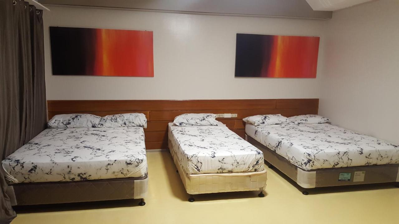 Naps & Maps Hostel Cebu Esterno foto