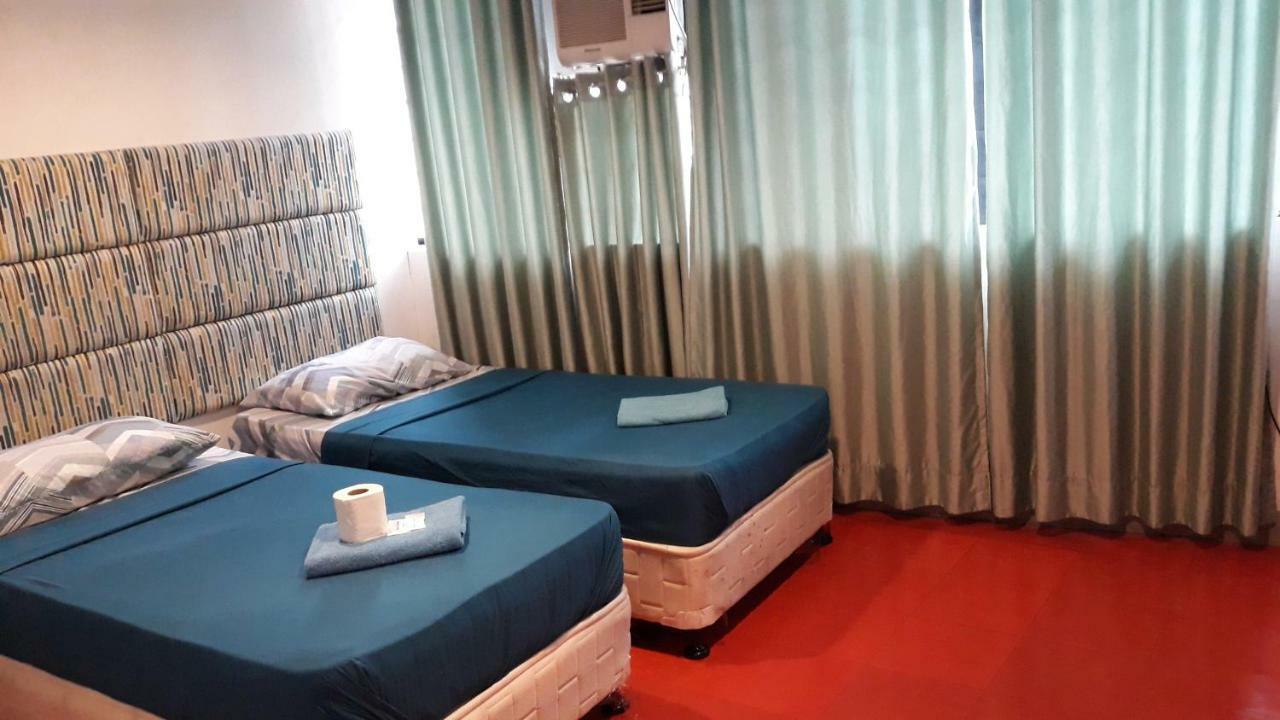 Naps & Maps Hostel Cebu Esterno foto