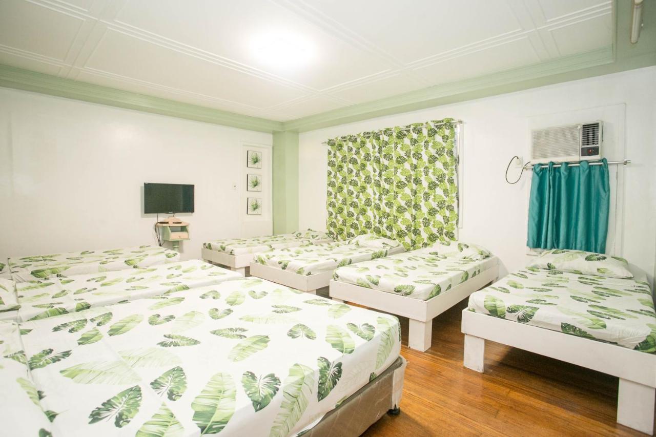 Naps & Maps Hostel Cebu Esterno foto