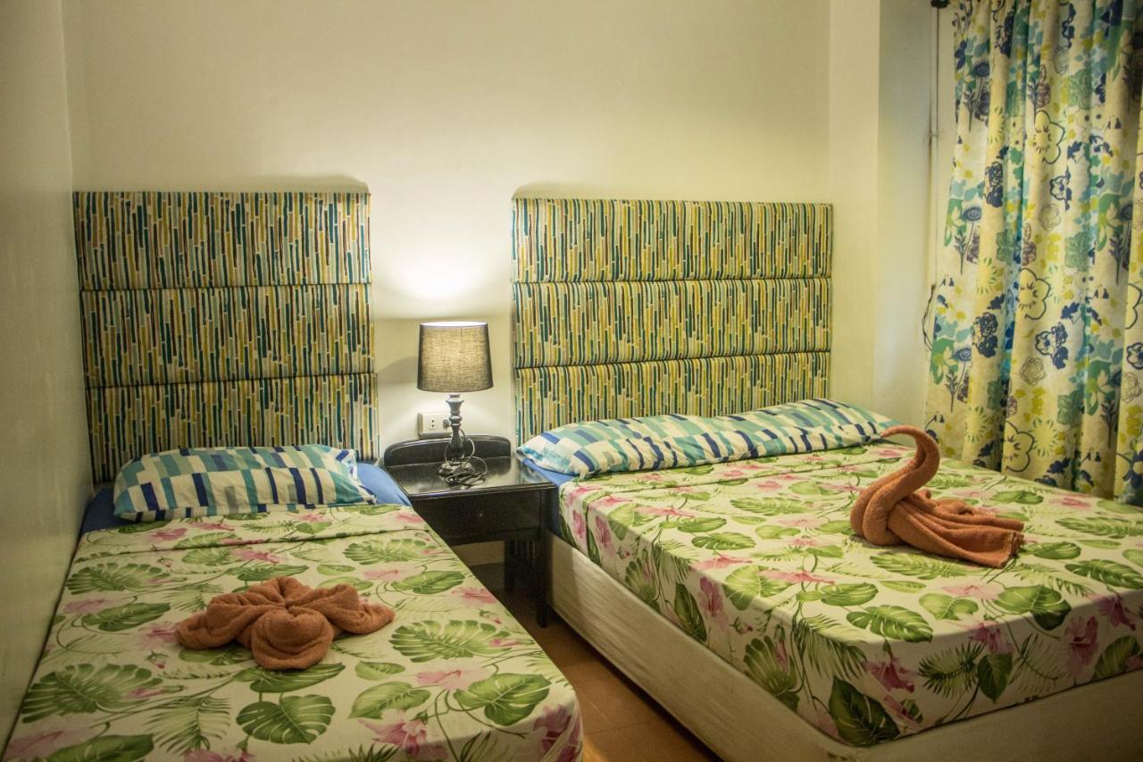 Naps & Maps Hostel Cebu Esterno foto